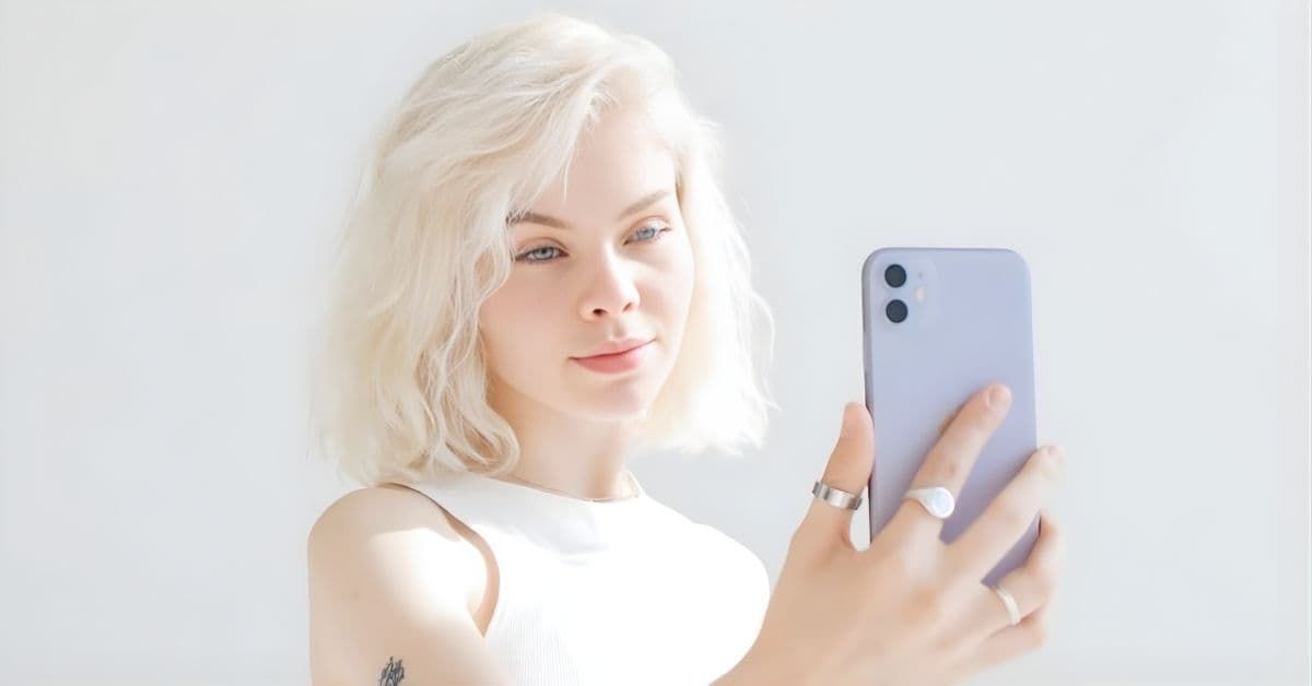 How to Take a Perfect Selfie with Your iPhone Camera