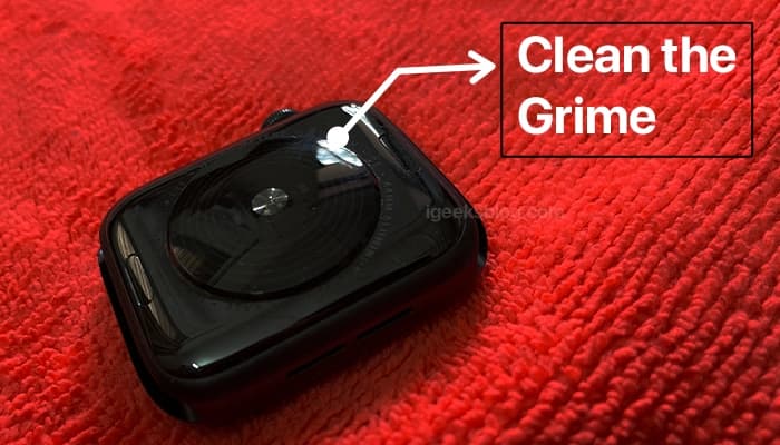 Remove dirt and grime from Apple Watch
