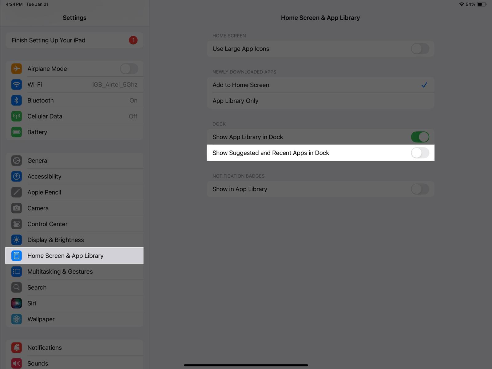 Toggling off the Show Suggested and Recent Apps in Dock option in iPadOS Settings.