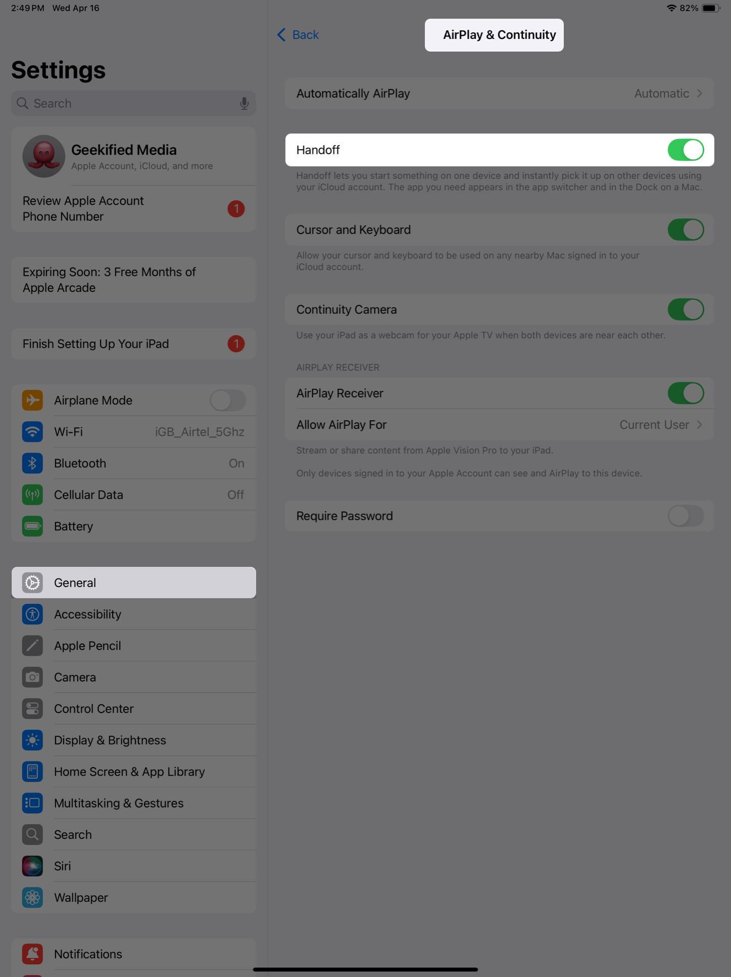 Turning on the Handoff feature in the Settings app on an iPad.