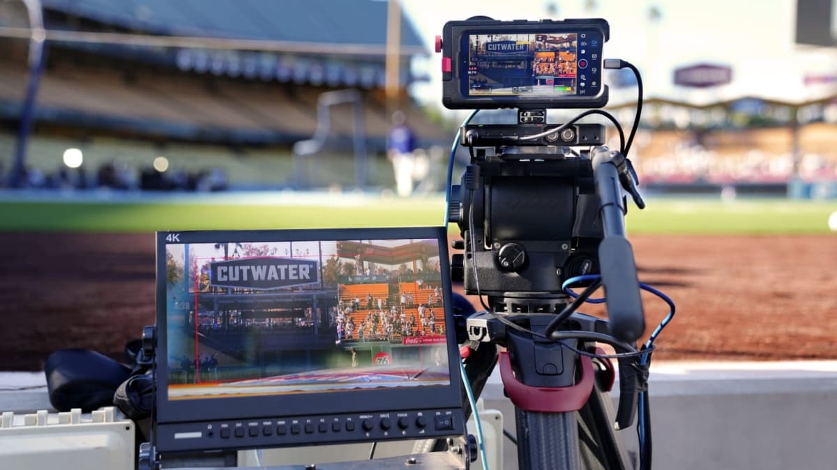 Apple MLB Broadcast