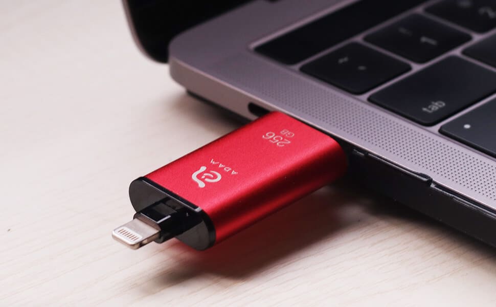 Back up MacBook Pro with iKlips C Apple MFi Certified USB-C Flash Drive