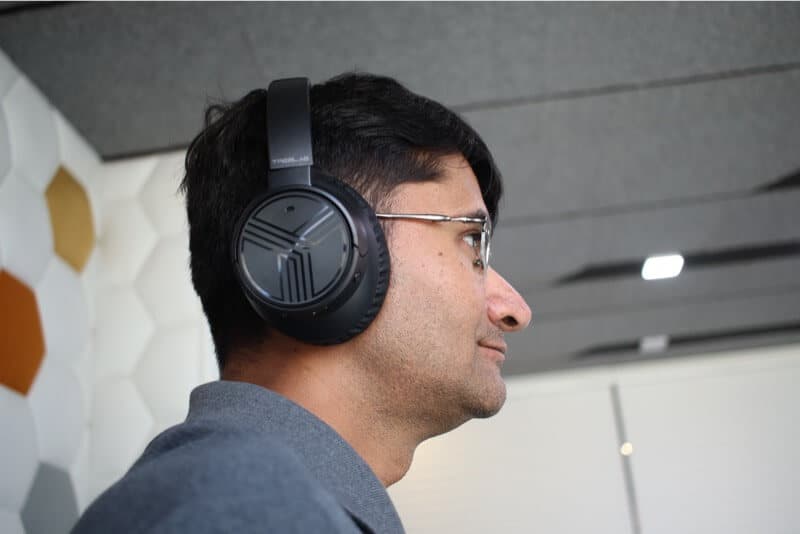 TREBLAB E3 Headphones Comfortably Fits on Ears