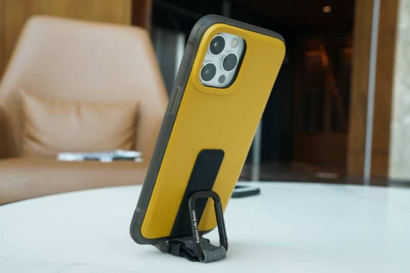 Use bitplay Wander Case as a Phone Stand