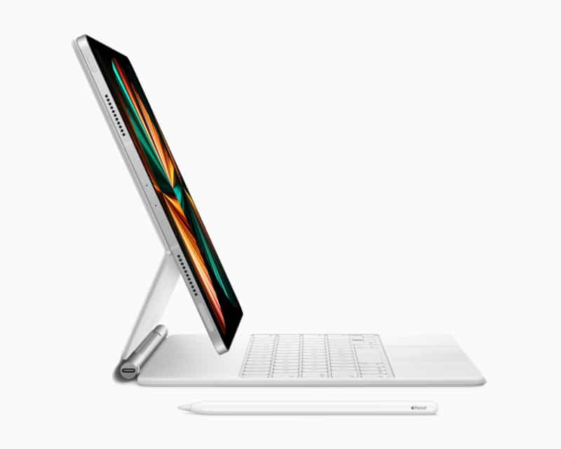 Apple Pencil and Smart Keyboard of new iPad Pro 2021
