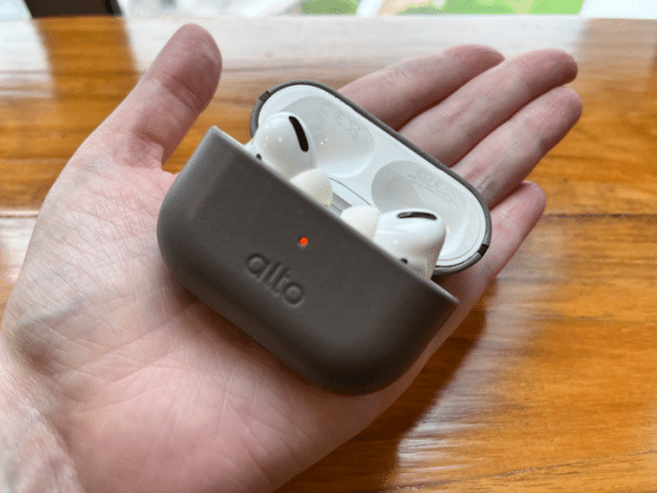 alto airpods pro case indicator light