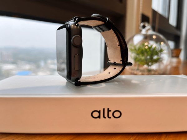 Alto Apple Watch leather band review  Timeless elegance - 47