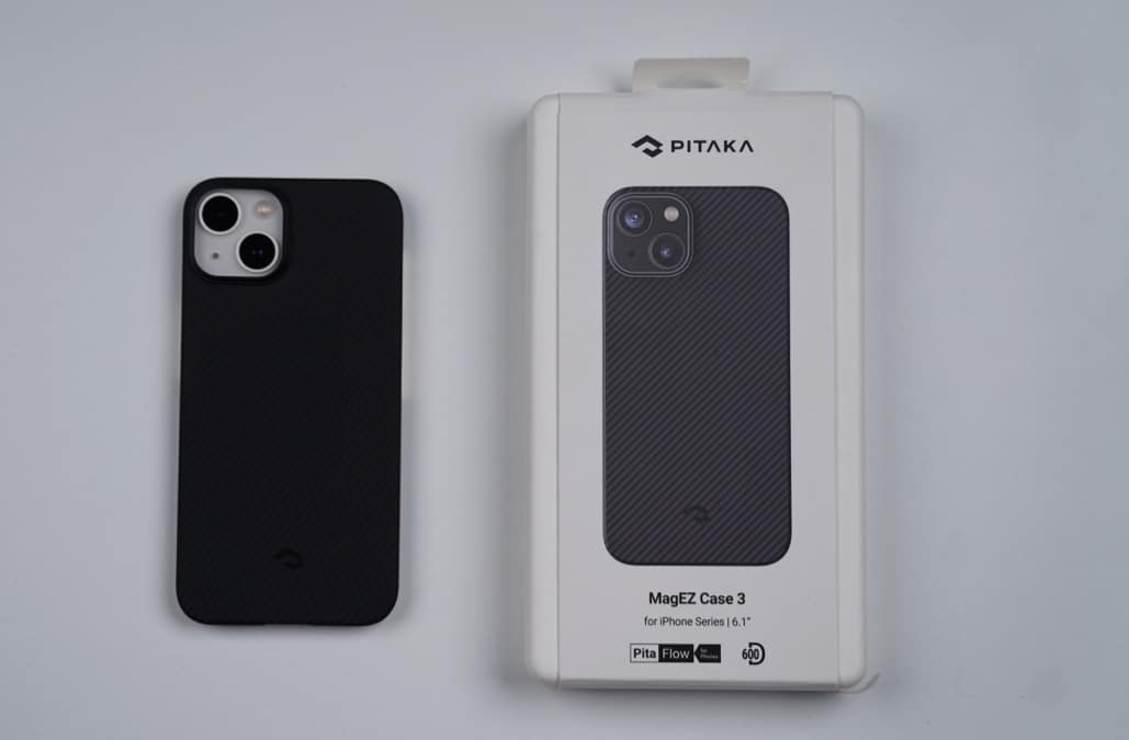 Basic daily protection with Pitaka MagEZ Case 3 for iPhone 14 series
