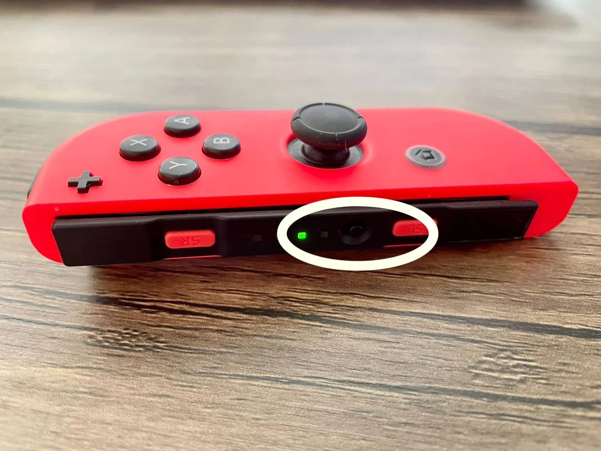 Stable LED indicator on the Nintendo Joy Con