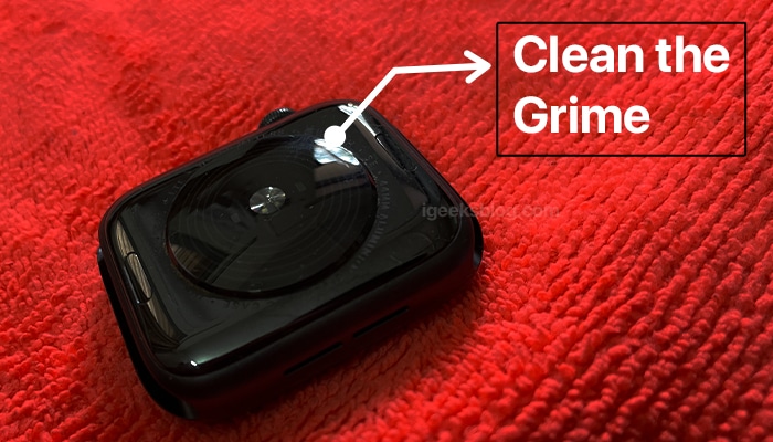 Remove dirt and grime from Apple Watch