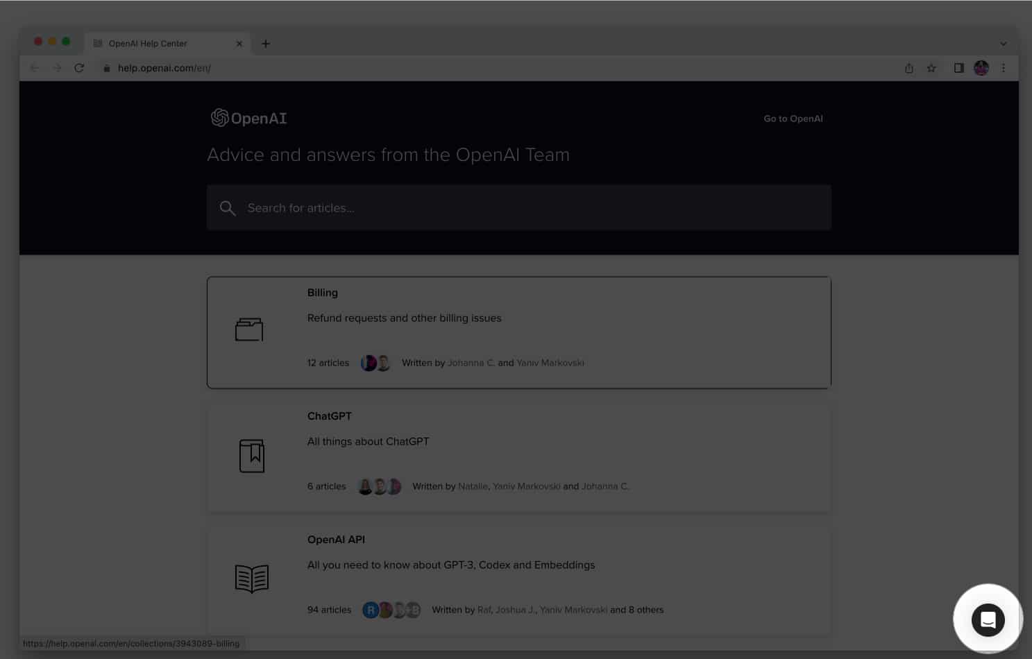 Klikněte na ikonu chatu na stránce centra nápovědy OpenAI