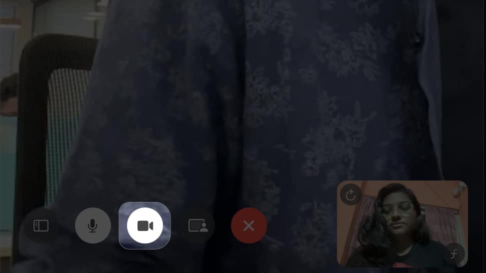 click the white camera icon in mac facetime