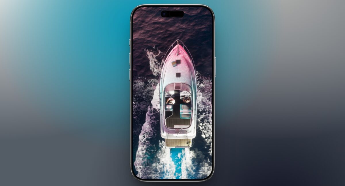 The Shitzu Squalo Speedboat on ocean