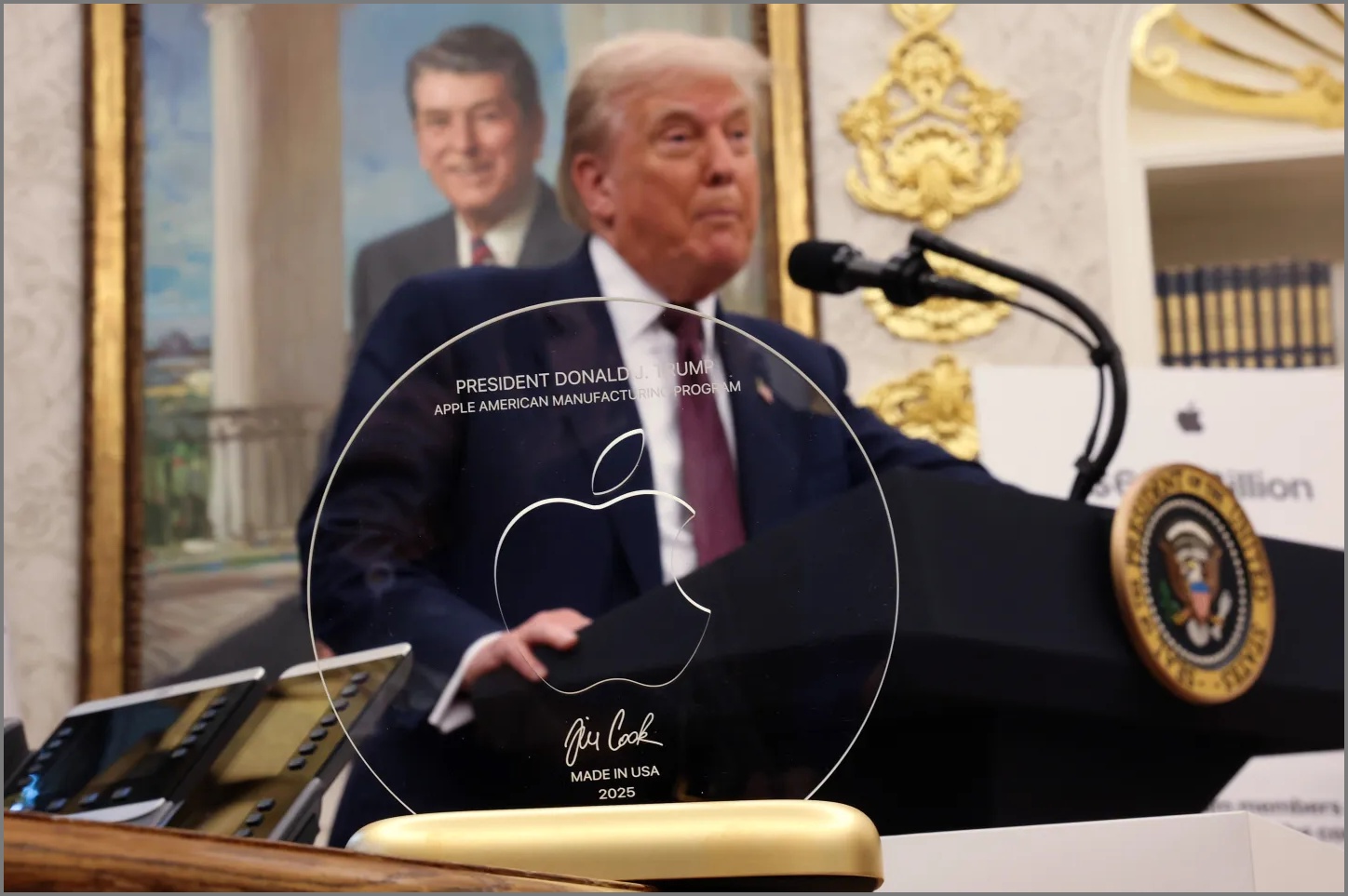 tim cook trump 24 carot gold