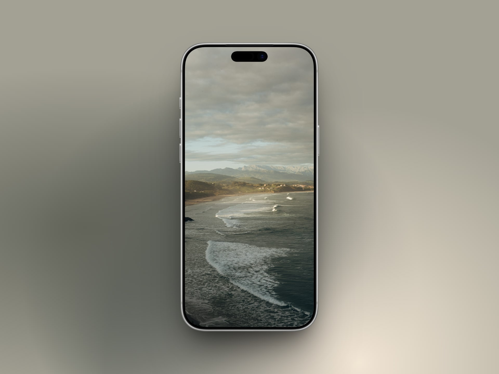 Misty Sea Against Sky - Depth Effect Wallpaper