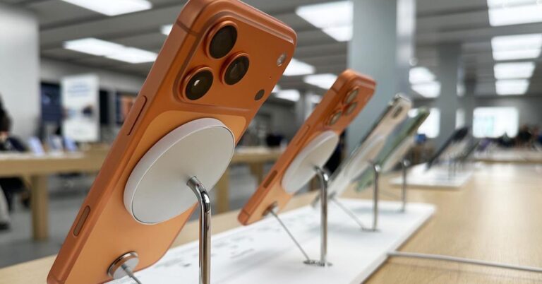 Apple Fixes iPhone 17 Scratchgate With a Simple MagSafe Update