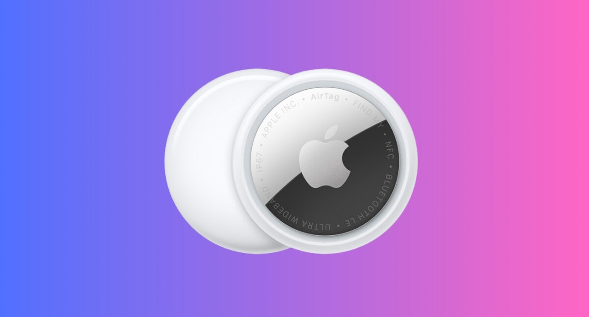 Apple AirTag looks