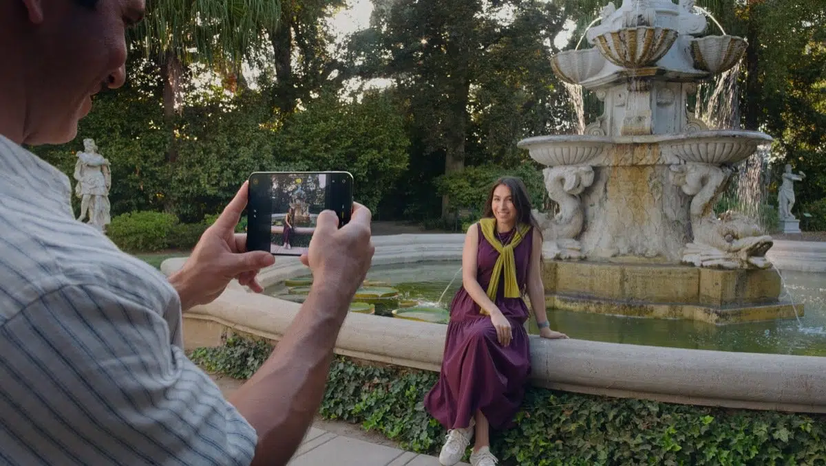 iPhone Duo showing a live camera preview while photographing a subject